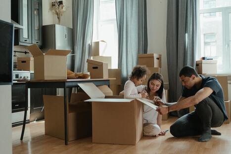 PARENTS' MOVING GUIDE: HOW TO DO IT WITH KIDS